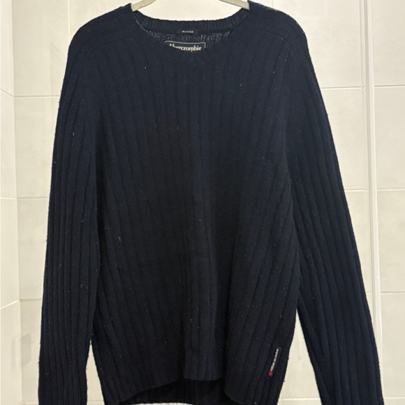 Abercrombie & Fitch Men’s Muscle Series Navy Rib Knit Sweater Size Large - Picture 2 of 9
